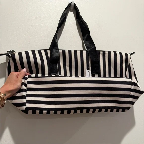Alice + Olivia Stacey Bendet Black and White Striped Duffle Tote Bag NWT - Picture 7 of 10